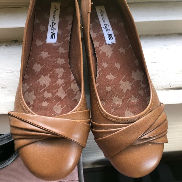 Tan Flats - Picture 1 of 4